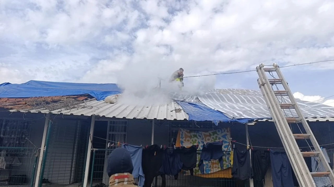 Dörtyolda çatı yangını