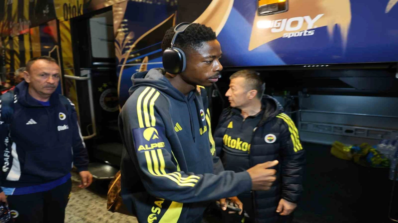 Fenerbahçe kafilesi Adanaya geldi