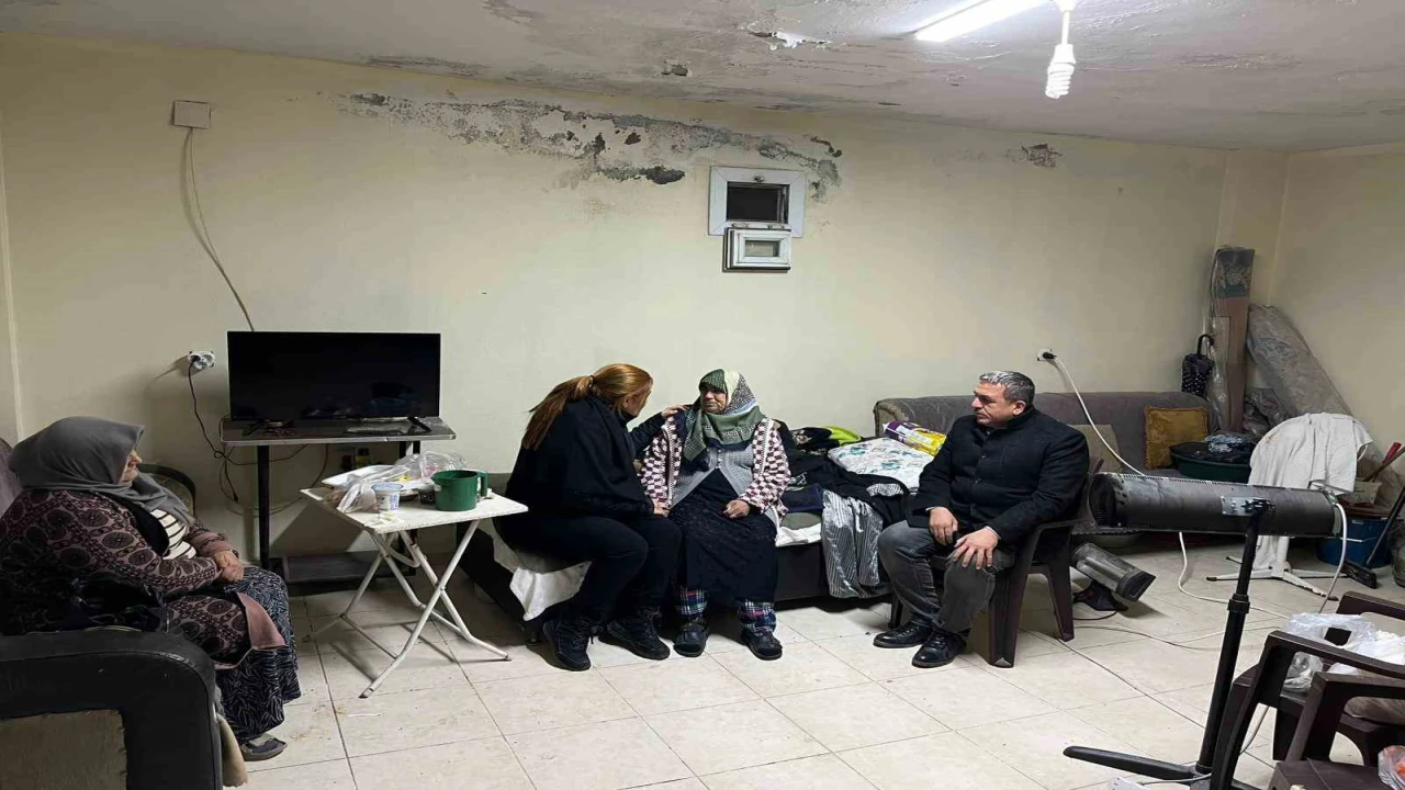 Görme engelli yaşlı kadına devletten şefkat eli: Elveda evim diyerek yıllardır yaşadığı evine gözyaşlarıyla veda etti