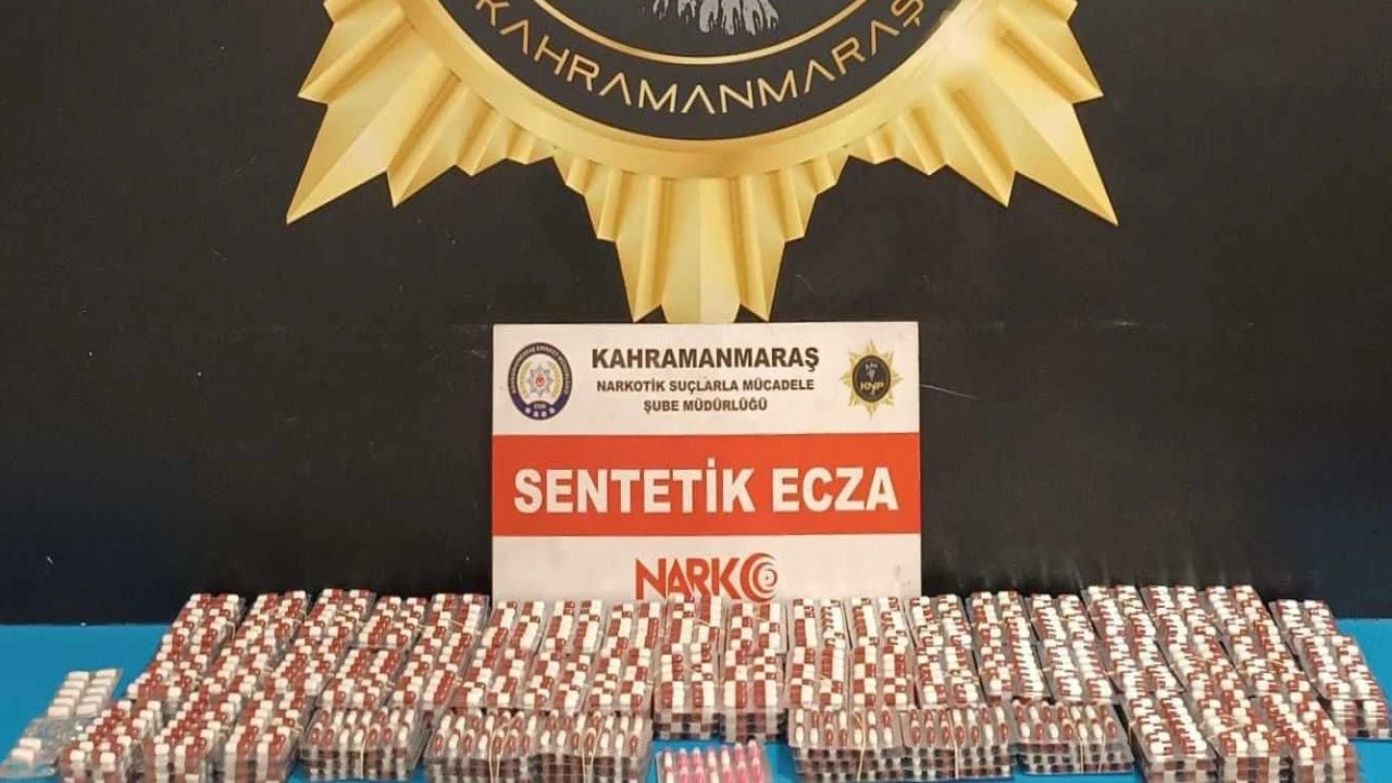 Hoparlörde binlerce uyuşturucu hap ele geçirildi: 2 tutuklama