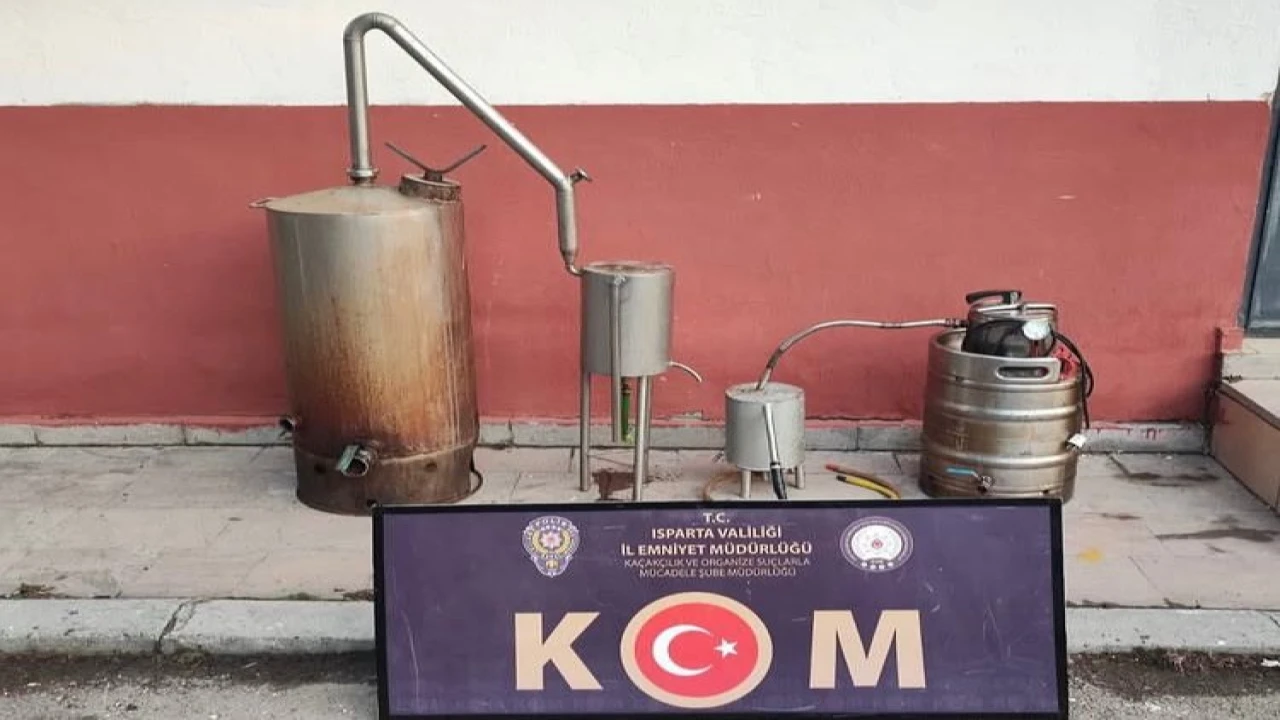 Kaçak alkol operasyonunda 577 litre el yapımı alkol ele geçirildi