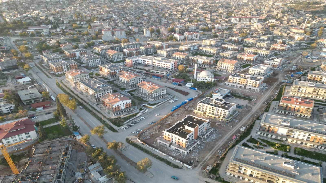 Kahramanmaraşta aynı açıdan çekilen görüntüler dönüşümü gözler önüne serdi