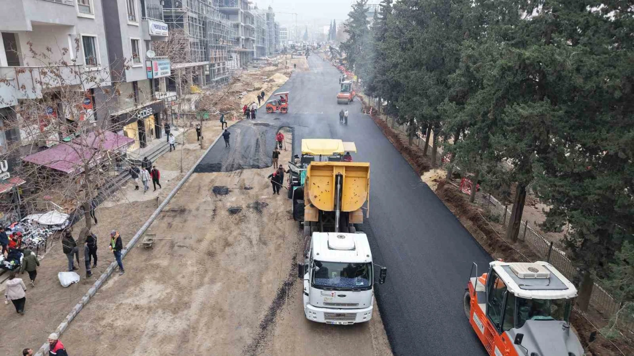 Kahramanmaraşta Azerbaycan Bulvarına asfalt çalışması