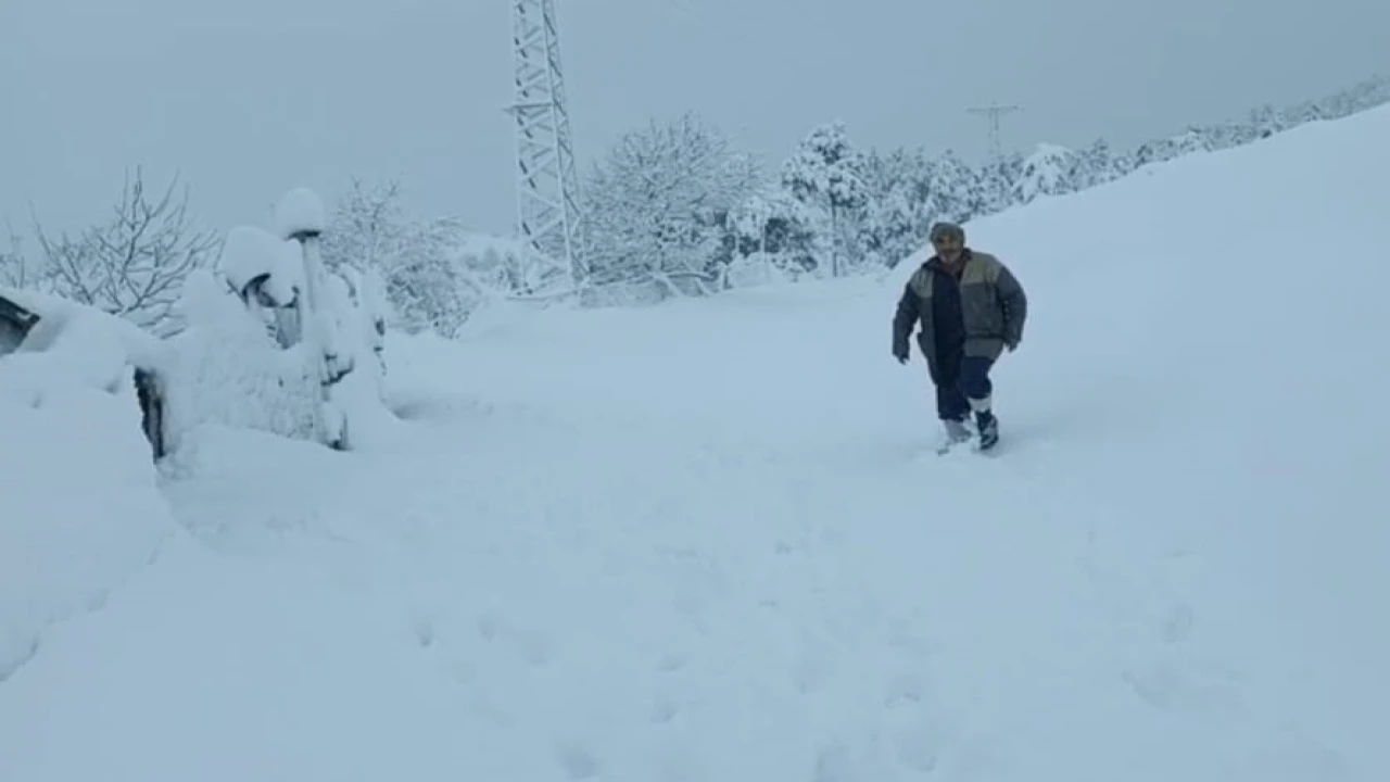 Kar yağışı Adanada köylüyü sevindirdi