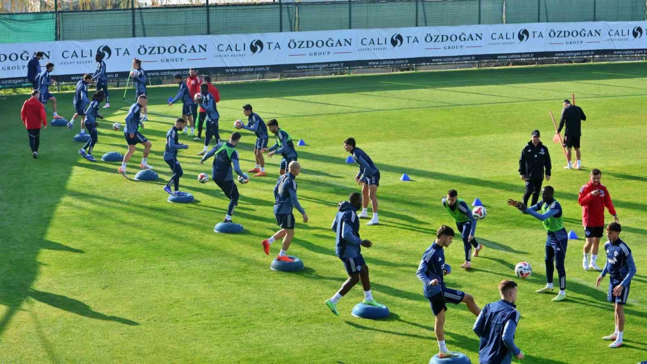 Kasımpaşa, devre arası çalışmalarını Antalyada sürdürüyor