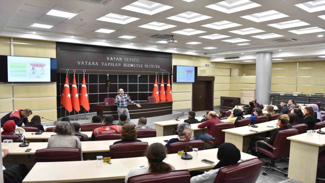 Kepez Belediyesinden yaşlı dostu kente güçlü adım