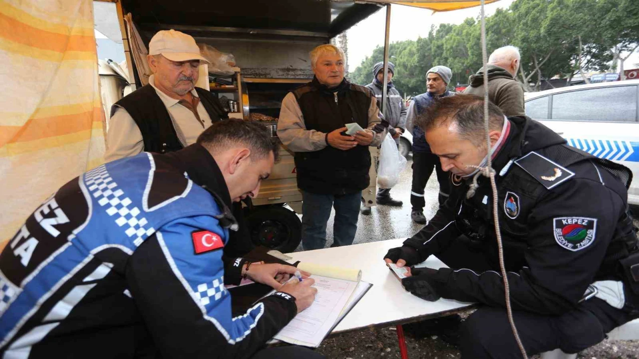 Kepez Zabıtasından işgaller ve gıda ihlalleri denetimi