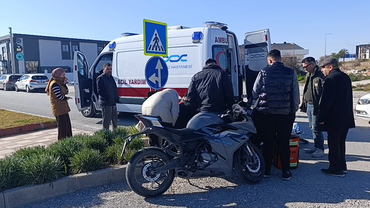 Manavgatta devrilen morosiklet sürücüsü yaralandı
