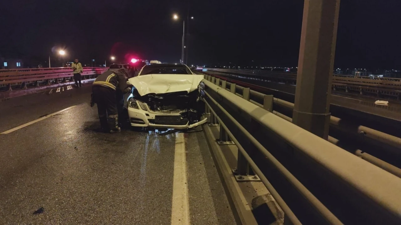 Manavgatta üç araçlı zincirleme kaza: 3 yaralı