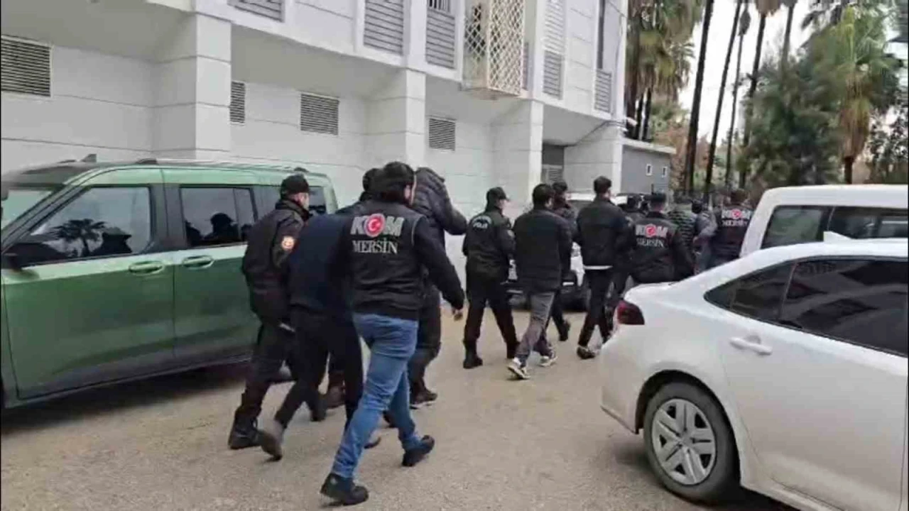 Mersin polisinden 117 milyon TLlik tefecilik operasyonu: 12 şüpheli yakalandı
