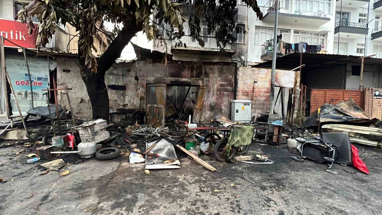 Mersinde kundaklanan evde 58 yaşındaki kişi ağır yaralandı