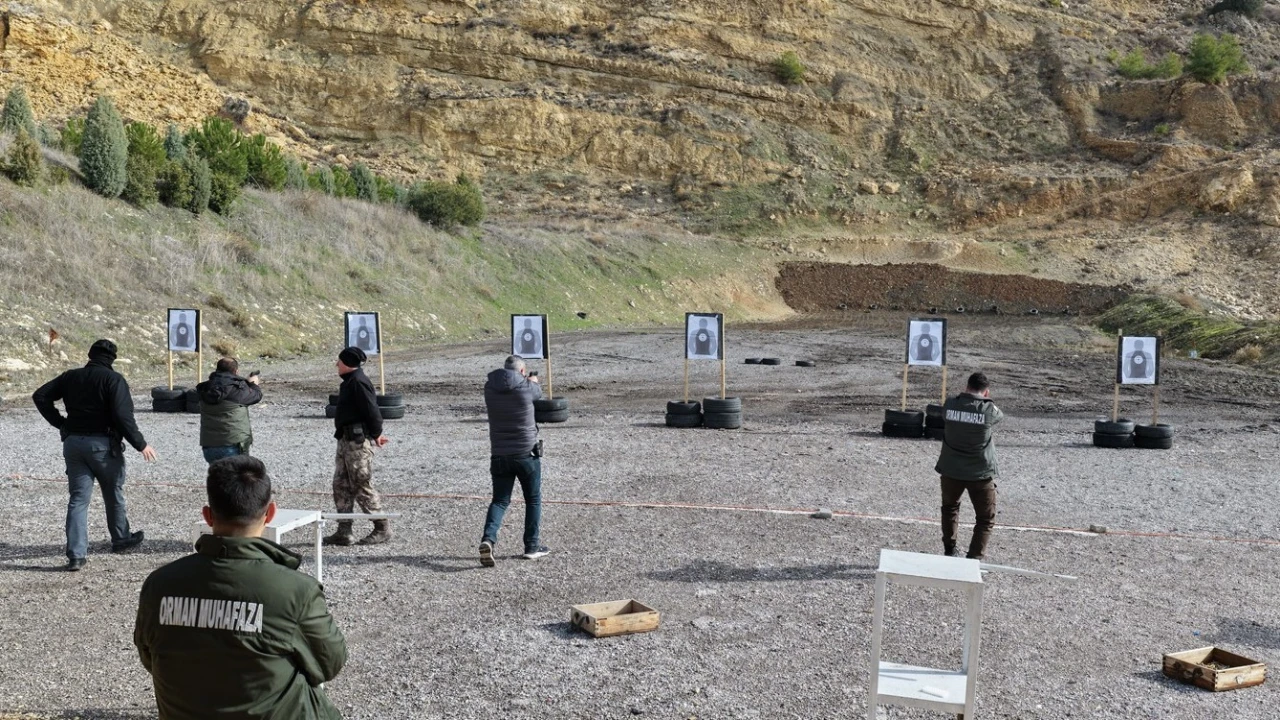 Mersinde orman muhafaza personeline atış eğitimi