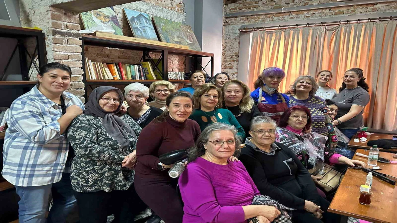 Muratpaşanın Yaşlı Evlerinde kişisel bakım uygulaması