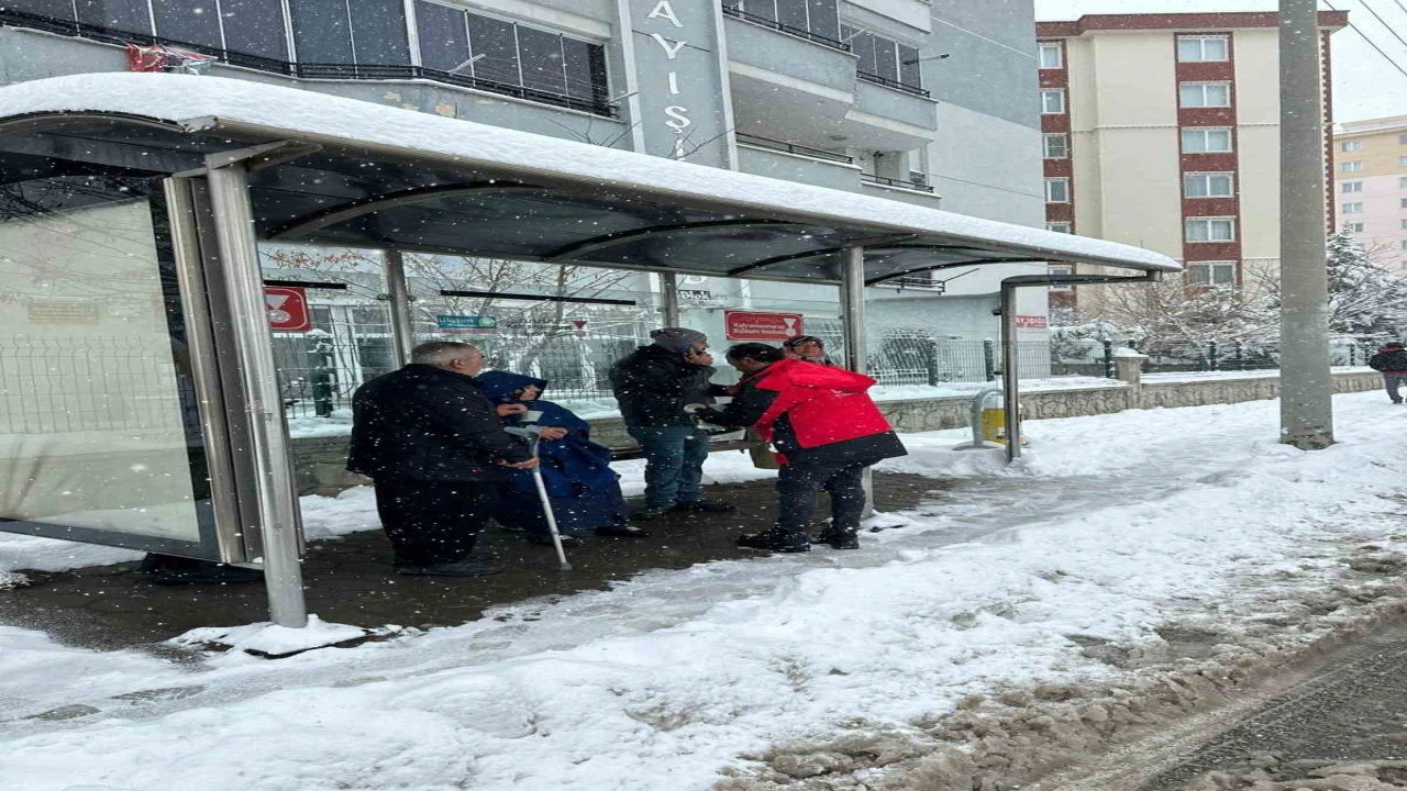 Onikişubatta soğuğa karşı sıcak dayanışma