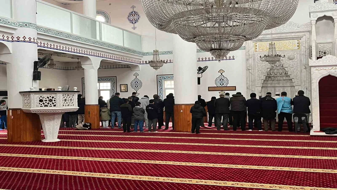 Osmaniyede 3 günlük cami kampı: Gençlerden Gazzeye anlamlı destek