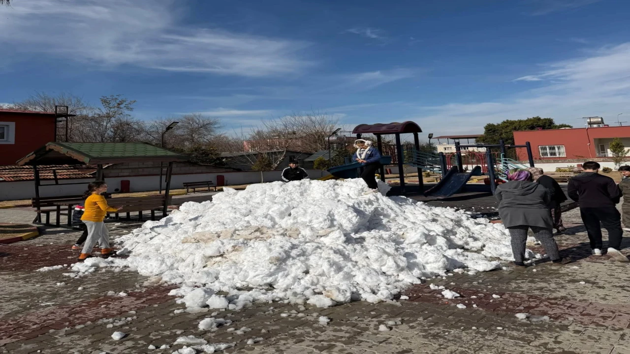 Osmaniyede çocukların kar hasreti sona erdi