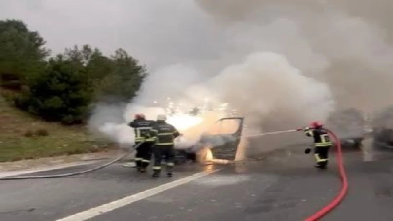 Osmaniyede tarım işçilerini taşıyan minibüs yandı