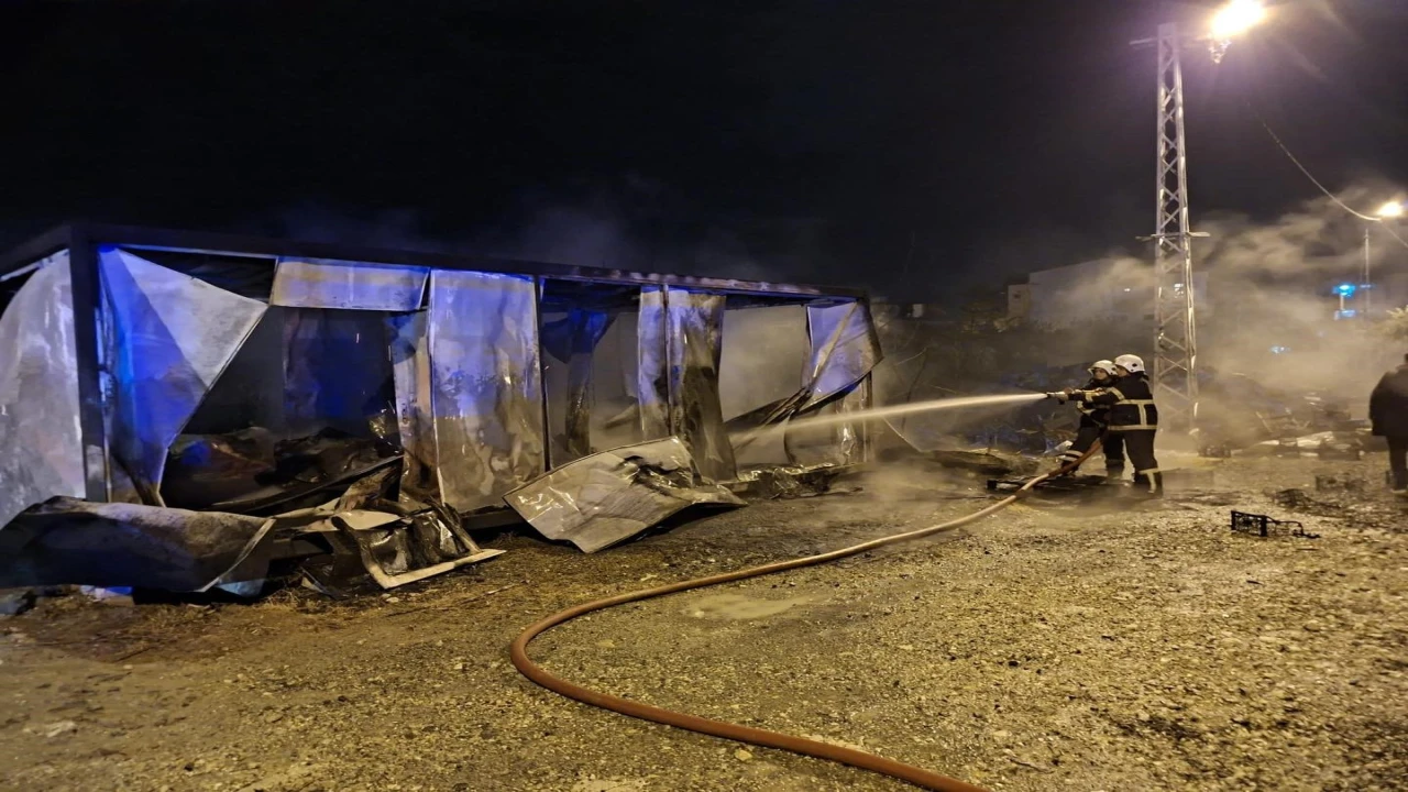 Samandağda konteyner yangını