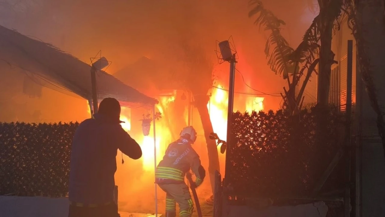 Samandağda konteyner yangını