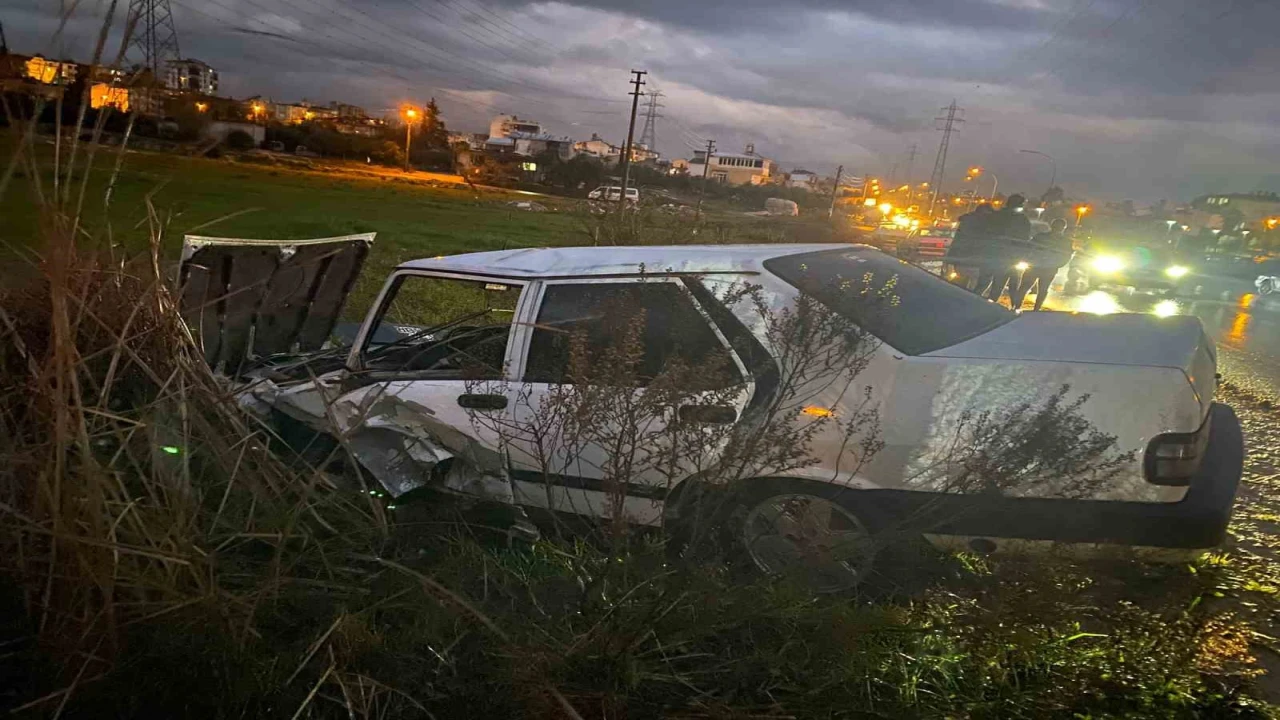Serikte iki otomobilin karıştığı kazada 1 kişi yaralandı