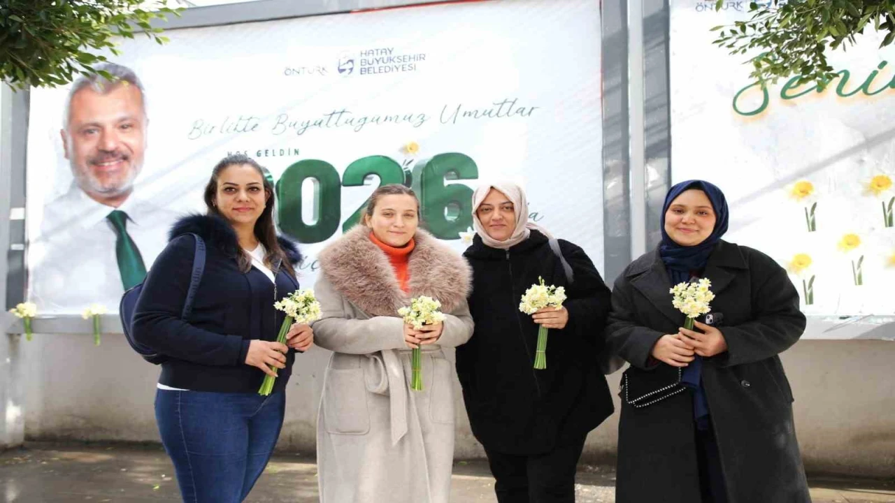 Yeni yılın ilk hediyesi vatandaşlara billboardlar üzerinde verildi