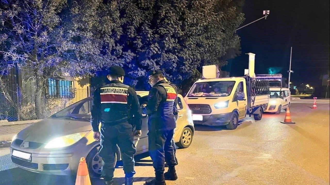 Yılbaşı gecesi Mersinde güvenlik ve sağlık seferberliği