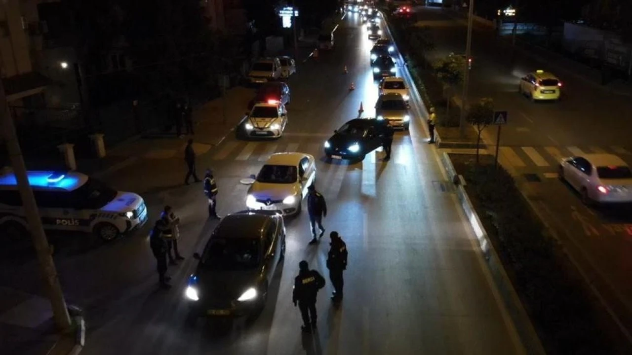 Yılbaşı tedbirlerinde Mersinde sıkı denetim: 104 aranan şahıs yakalandı