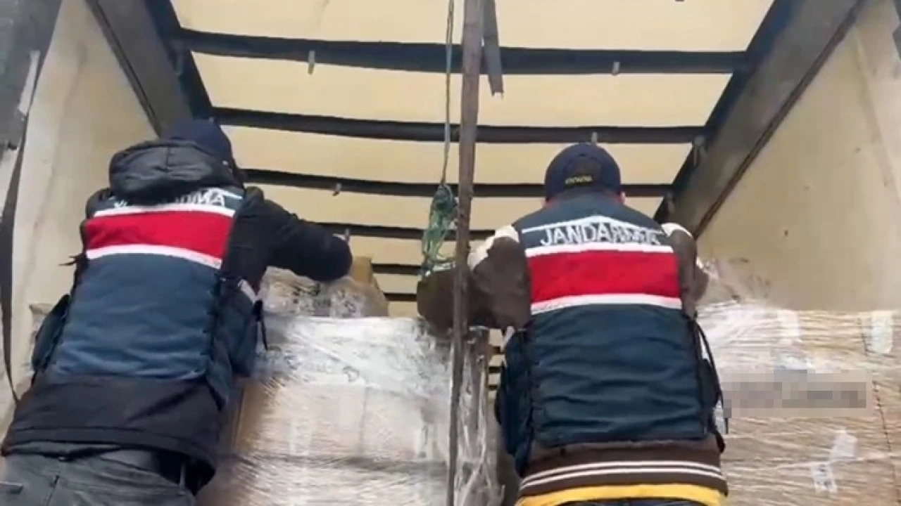 Adanada 3 bin litre sahte alkol ele geçirildi