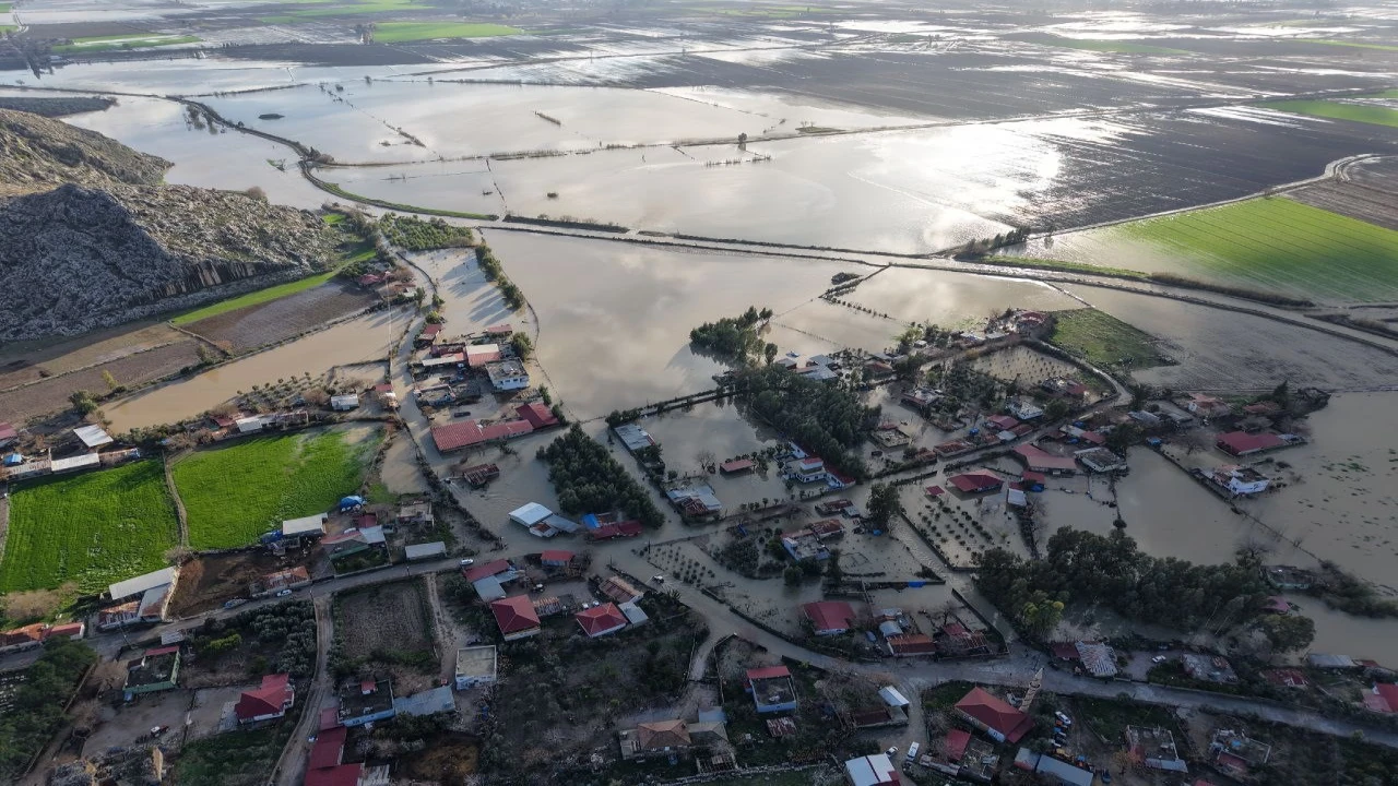 Adanada afetin boyutu havadan görüntülendi