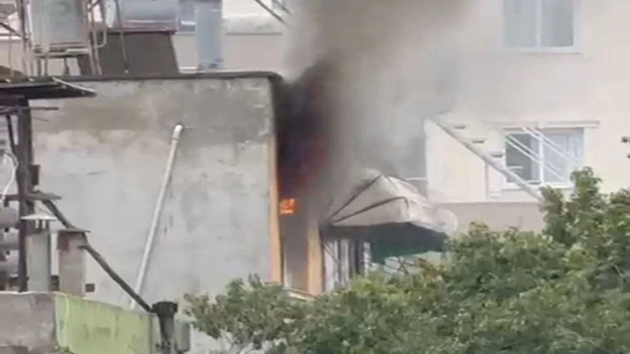 Adanada ev yangını