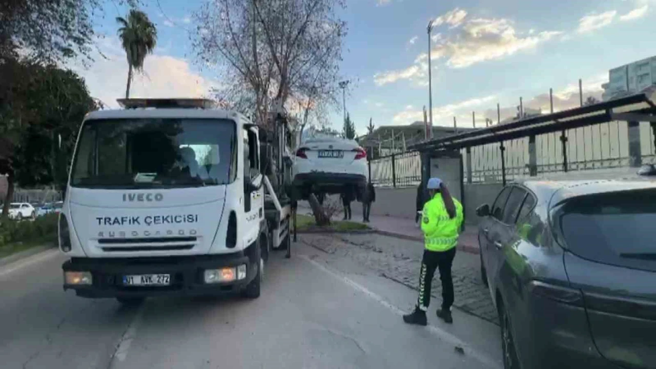 Adanada hatalı park yapanlara toplam 233 bin TL ceza kesildi