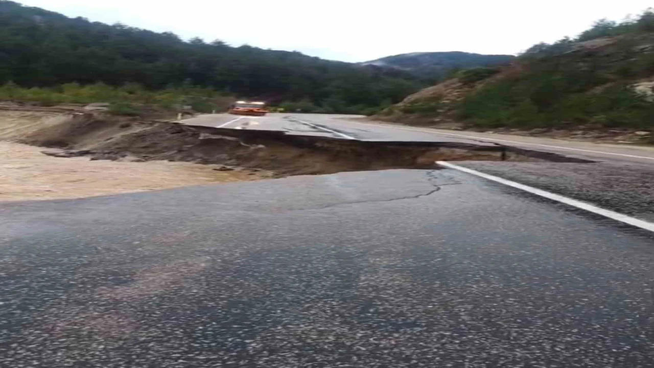 Adanada Kozan-Kayseri karayolu ulaşıma kapandı