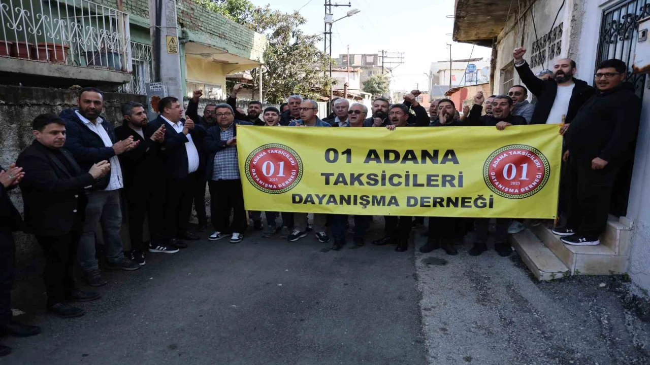 Adanada taksicilerden korsan taksi eylemi