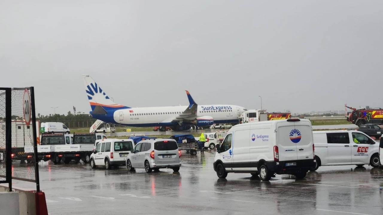 Antalya Havalimanında korkutan kaza ucuz atlatıldı