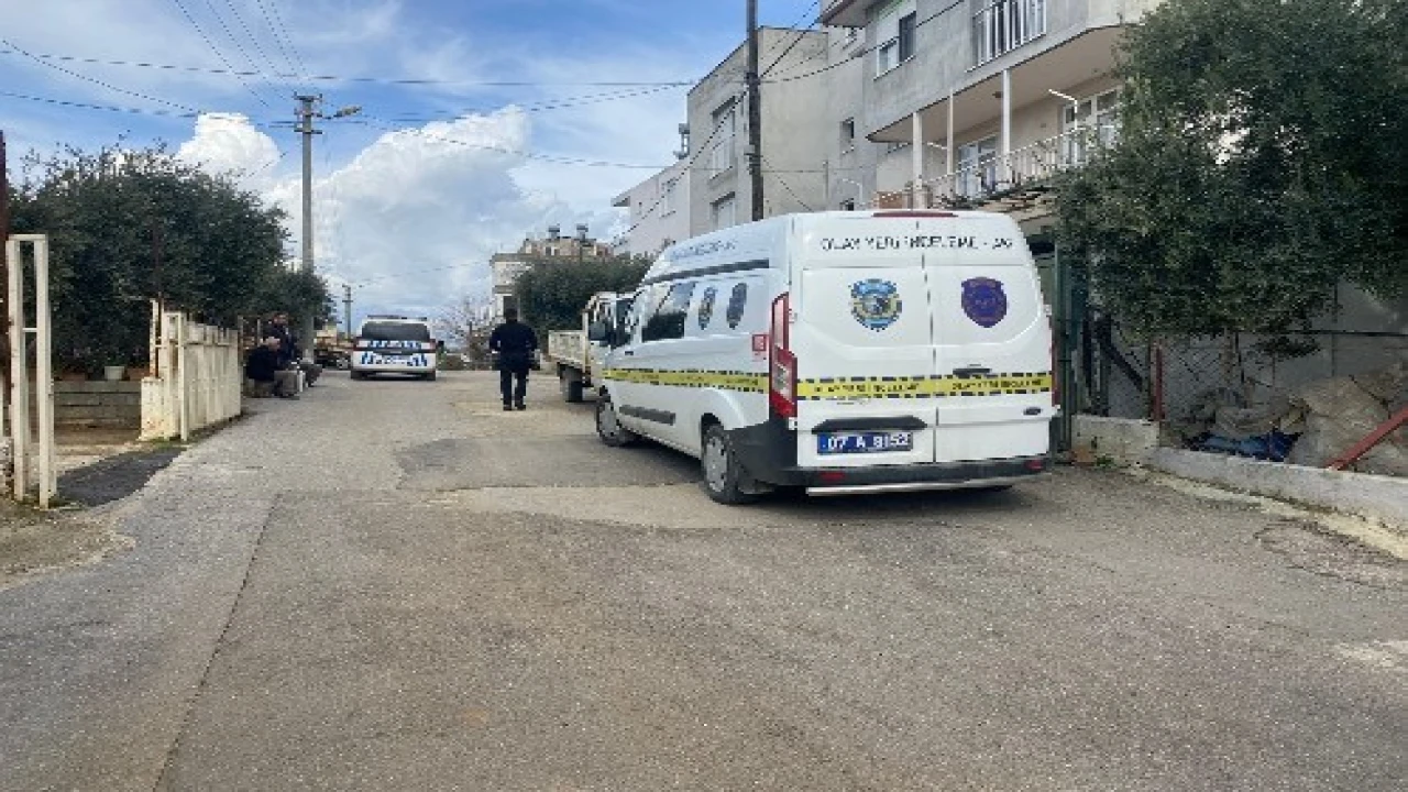 Antalyada doğal gaz kombisinden sızan karbonmonoksit gazından anne ve oğlu zehirlendi