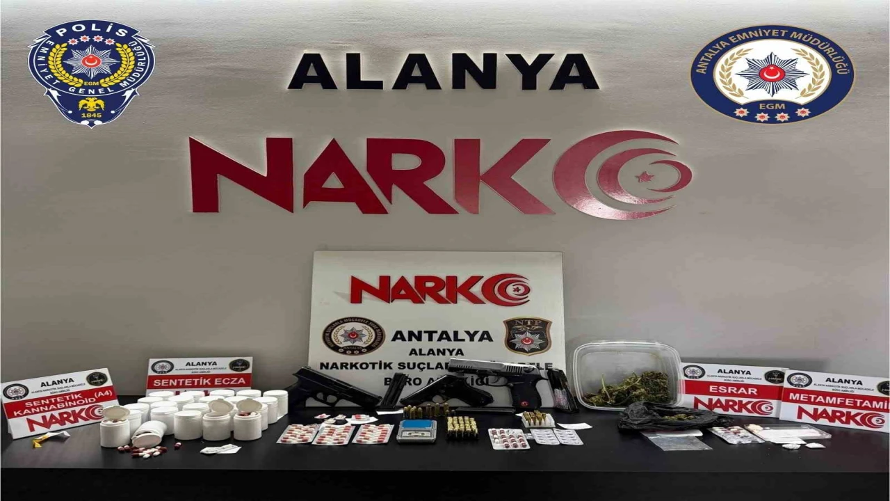 Antalyada eş zamanlı uyuşturucu operasyonu
