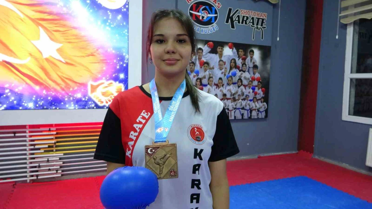 Babası kendini savunmayı öğren dedi, o şampiyon oldu