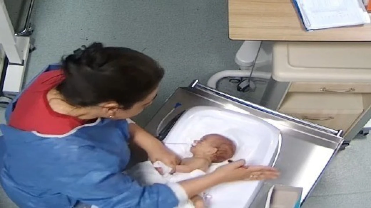 Bebeğe şiddet uygulayan hemşire mahkemede, Bende bir anneyim çocuğumun bana ihtiyacı var