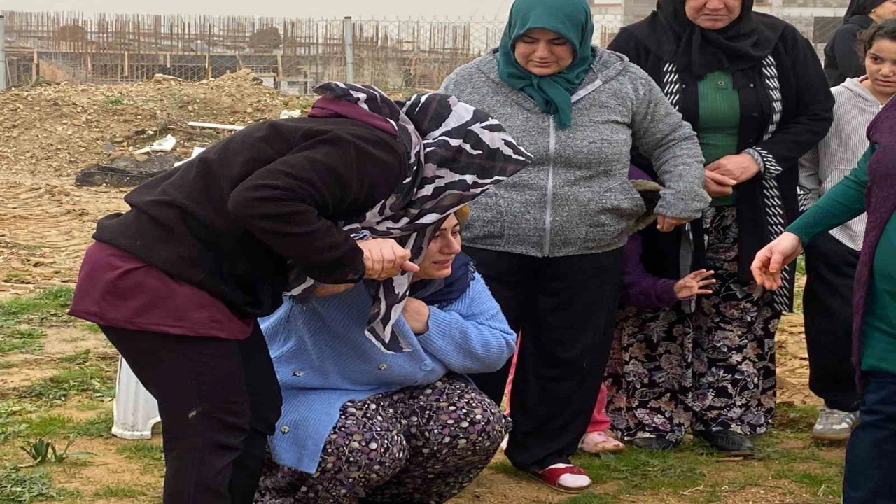 Burdurdaki feci kazada hayatını kaybeden anne oğul gözyaşları içinde yan yana toprağa verildi