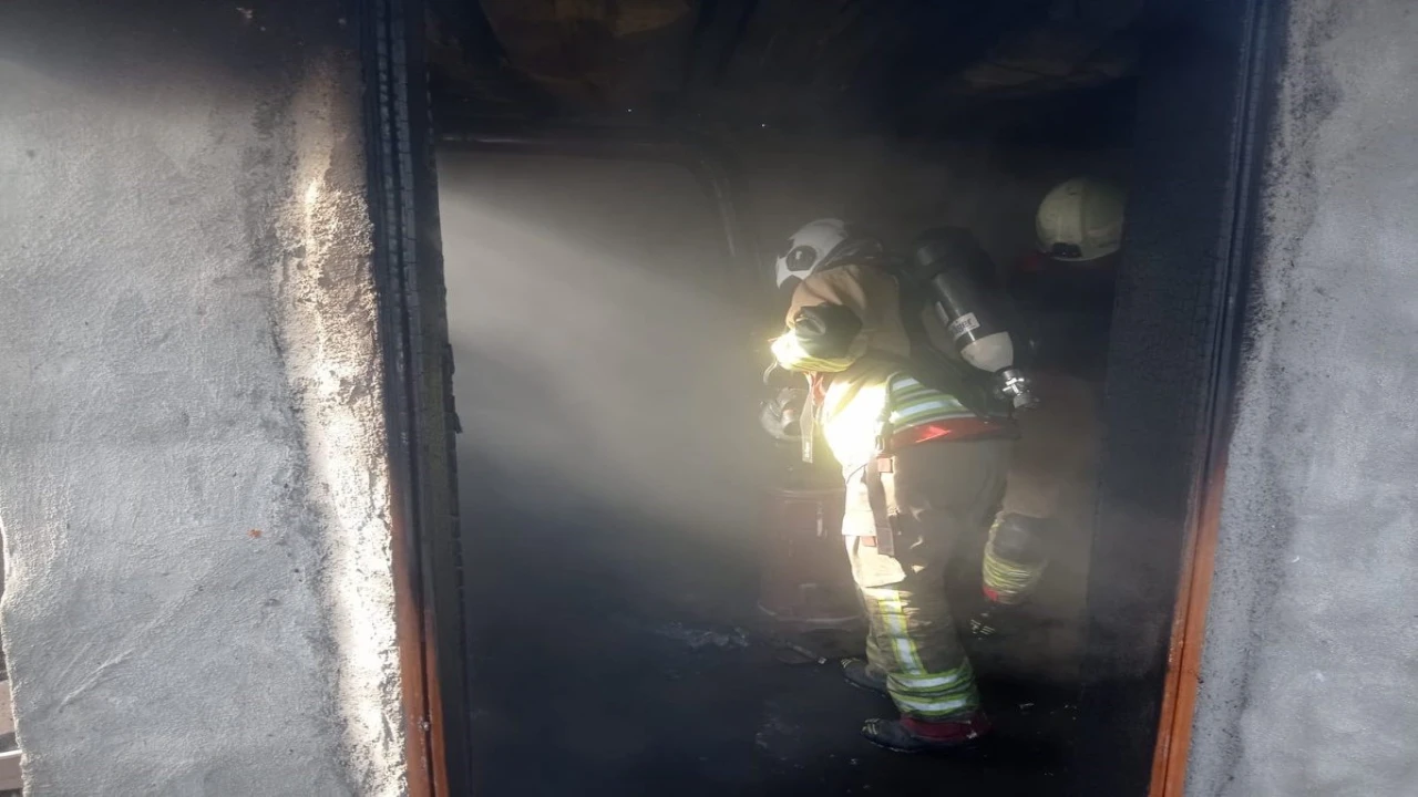 Defnede ev yangını: 1 kişi dumandan etkilendi