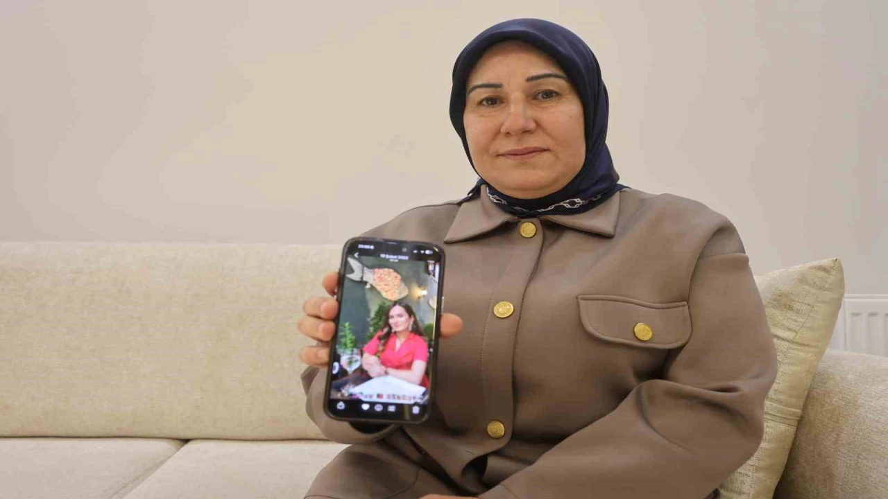 Depremde 2 kızı can veren acılı anne, evlatlarını kurtarabilmek için son ana kadar mücadele veren Mehmetçiğin emeklerini unutmuyor