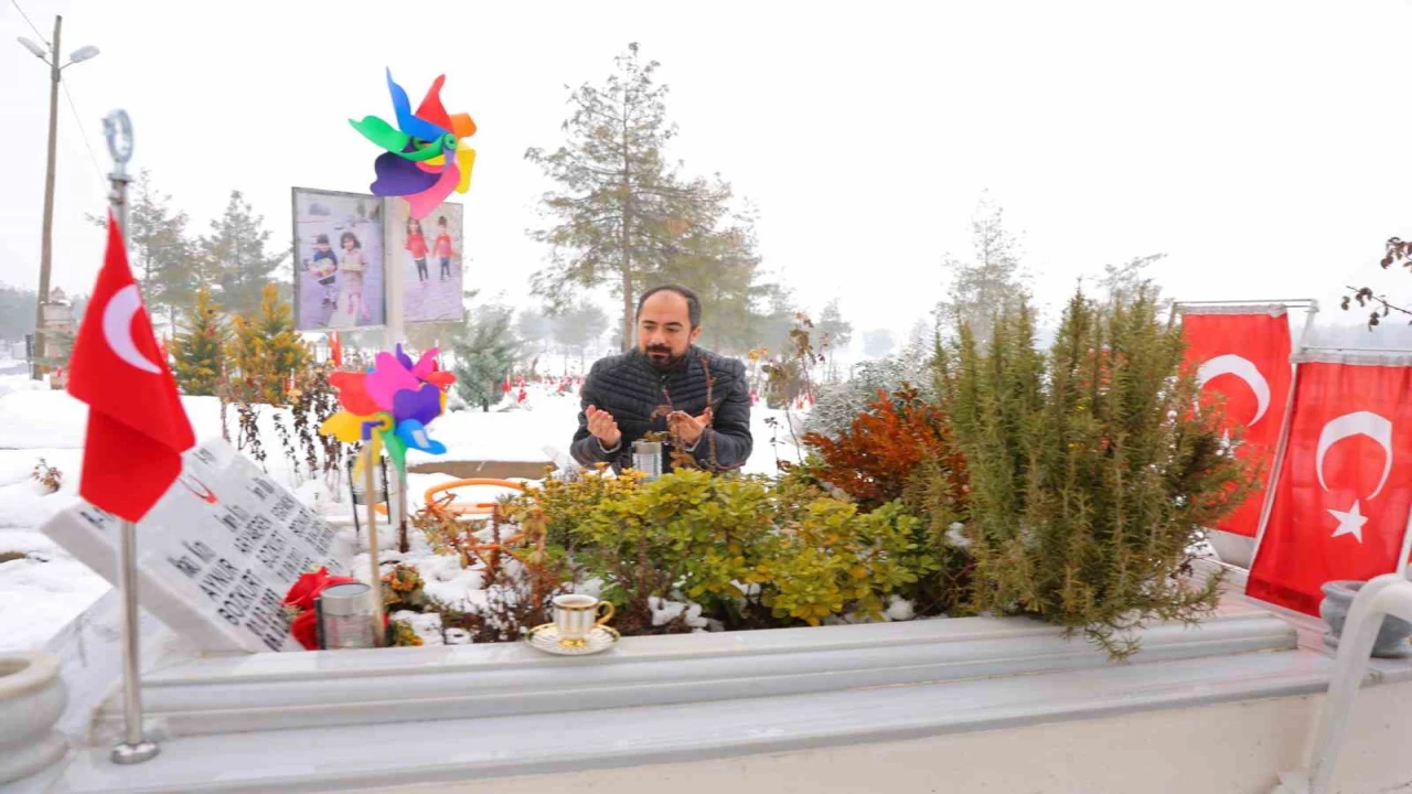 Depremde eşi ve 2 çocuğunu kaybeden baba: Bir acının bekçisi oldum, varken kıymet bilin