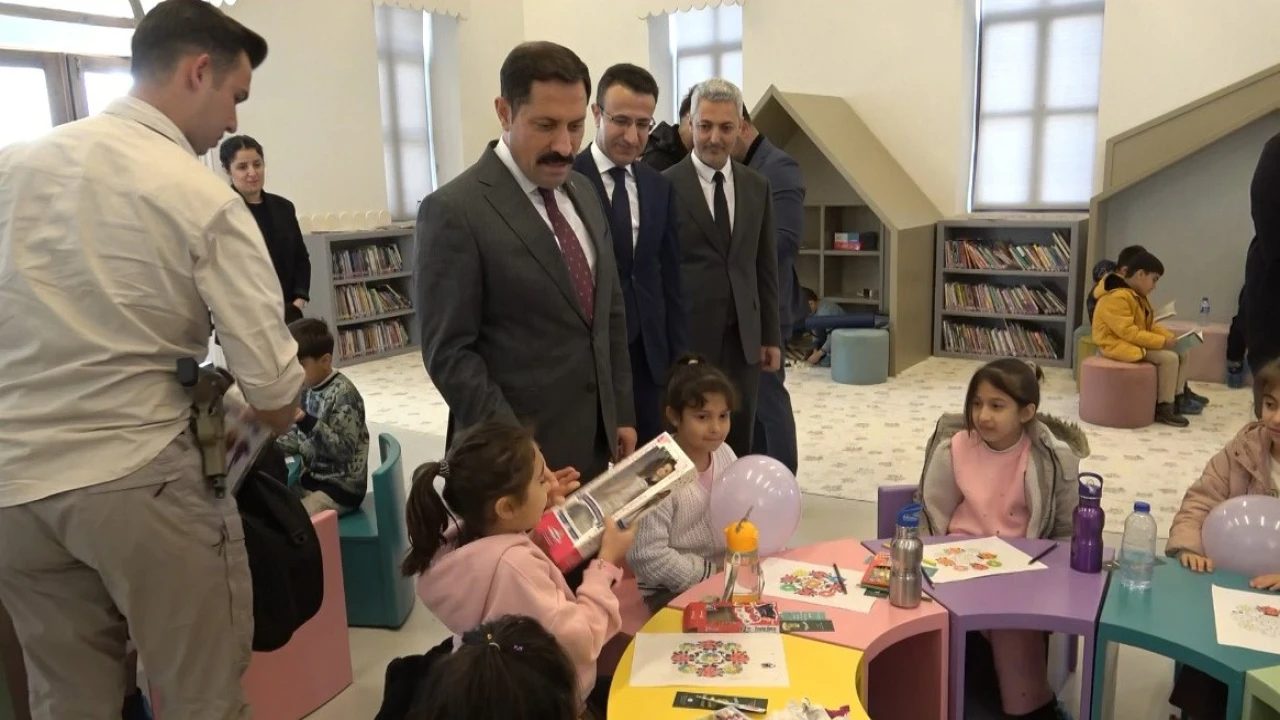 Depremin yaralarının sarıldığı Hatayda kütüphane sayısı arttı