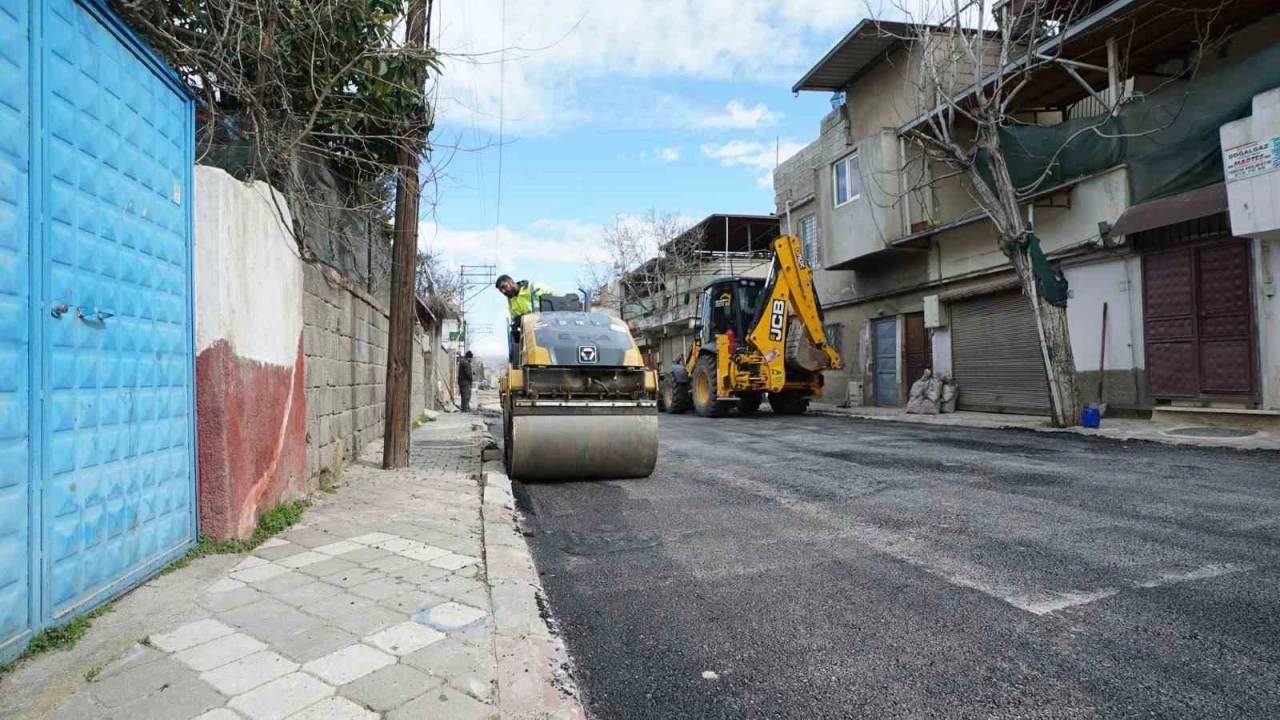 Dulkadiroğlunda yollar yenileniyor