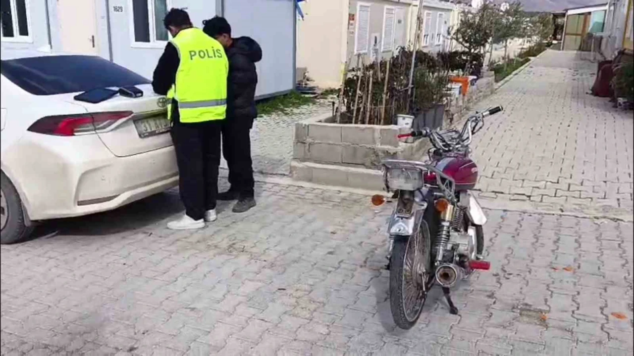 Ehliyetsiz motosikletlinin sosyal medya şovu 77 bin TLye patladı