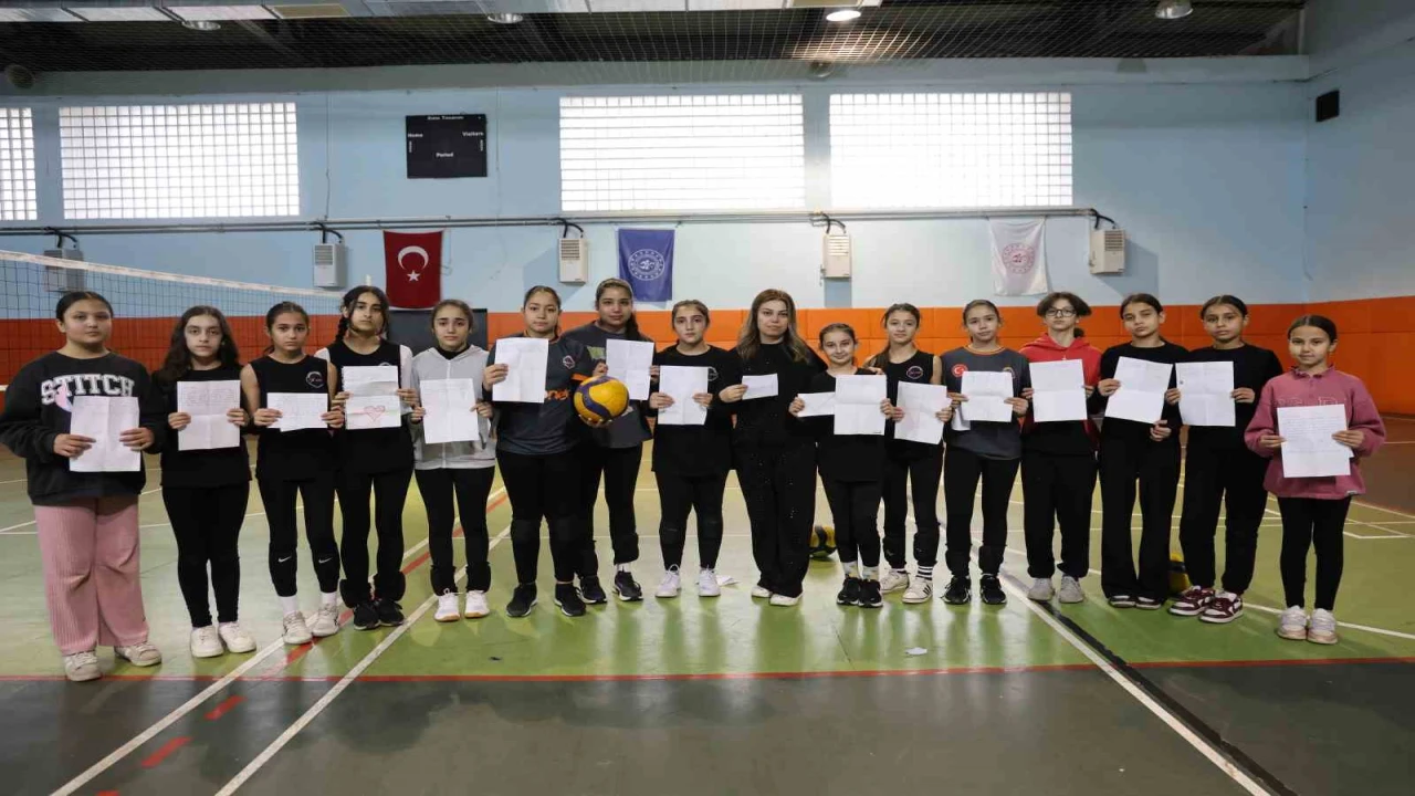 Enkazdan çıktı, umut oldu: Kozandan Pazarcıka Gönül Köprüsü