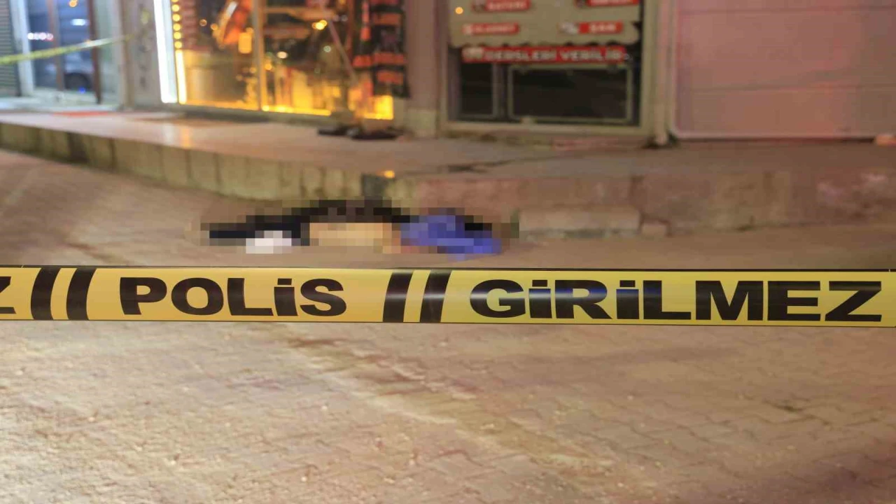 Eşiyle tartışıp camdan atladığı iddia edilen 5 çocuk babası hayatını kaybetti