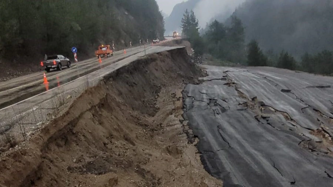 Fekede helikopter pistinde heyelan meydana geldi
