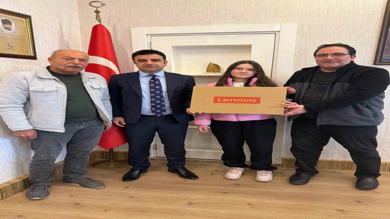 Gazipaşada yangın mağduru öğrenciye devlet şefkati