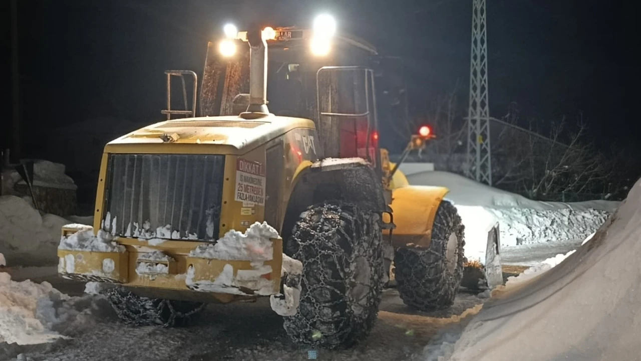 Göksun kırsalında kar mesaisi